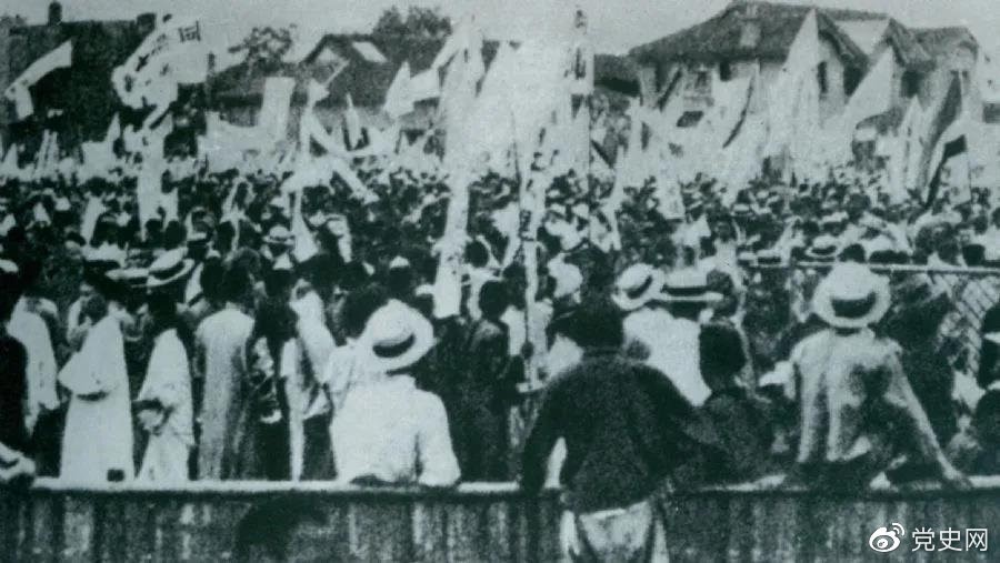 1925年5月30日，上海爆發(fā)了反帝愛(ài)國(guó)的五卅運(yùn)動(dòng)，掀起了全國(guó)范圍大革命高潮。